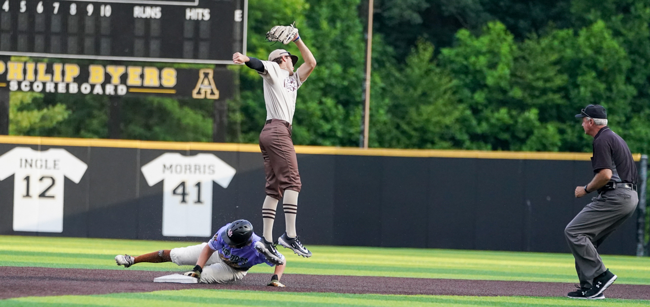 Stolen base by the Bigfoots
